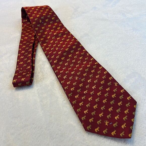 Lee Allison Four in Hands Elephant & Mouse Print Silk Tie - Picture 4 of 10